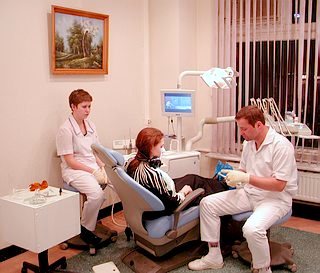 Как правильно ухаживать за зубами и пользоваться зубной щеткой?